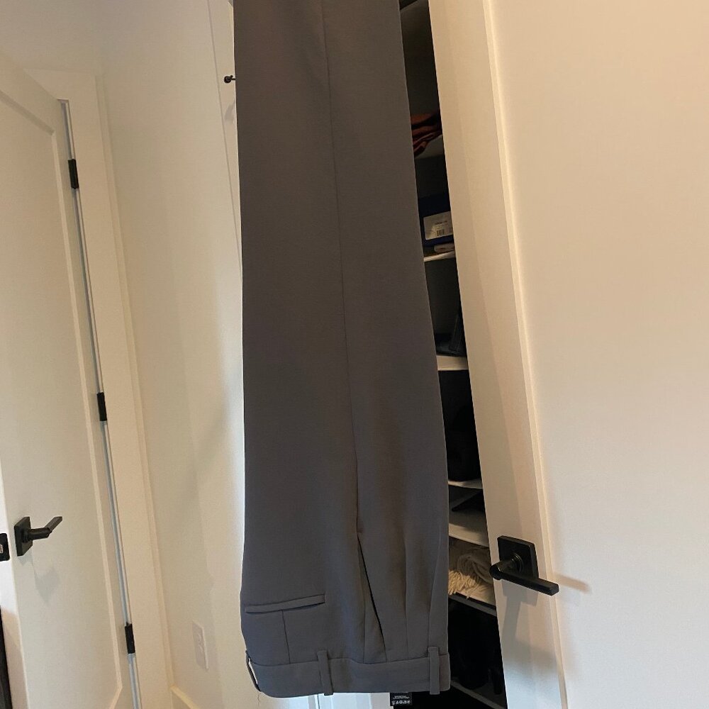 Aritzia Effortless Pant - Creptte, Short Size 2